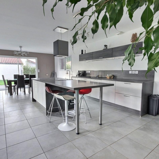  WEALSTONE : Maison / Villa | SAINT-GALMIER (42330) | 166 m2 | 460 000 € 