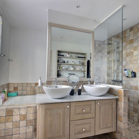  WEALSTONE : House | SAINT-BONNET-LES-OULES (42330) | 220 m2 | 640 000 € 