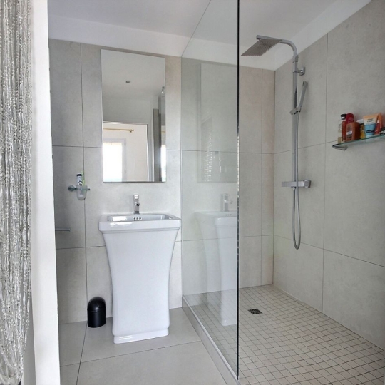  WEALSTONE : House | SAINT-BONNET-LES-OULES (42330) | 220 m2 | 640 000 € 