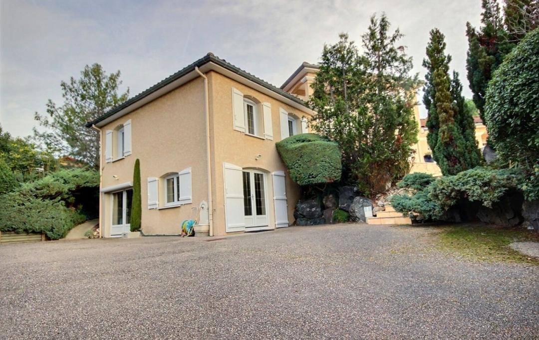 WEALSTONE : House | SAINT-BONNET-LES-OULES (42330) | 220 m2 | 640 000 € 